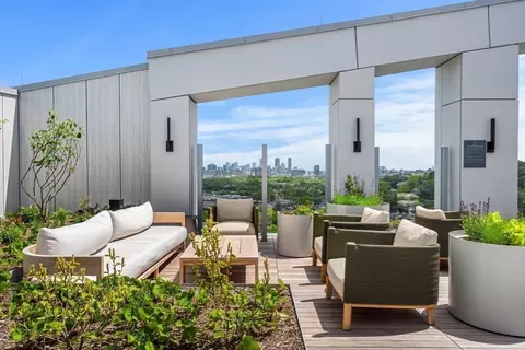 1515 Commonwealth Ave #605, Boston, MA 02135