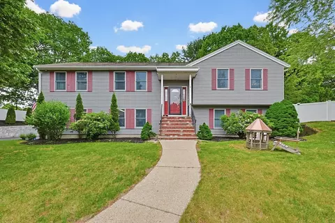 5 Otter Pond Rd, Lynnfield, MA 01940