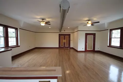 Living - 1043 Sumner Ave, Springfield, MA 01118 photo 1 of 3