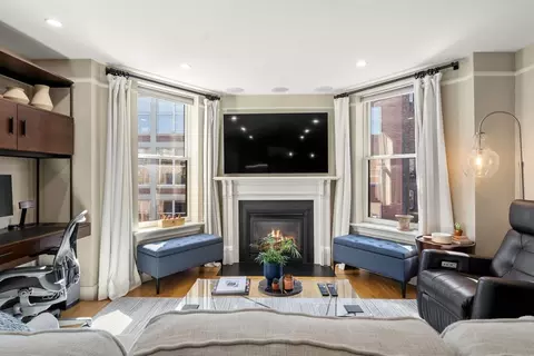 294 Newbury St #3B, Boston, MA 02115