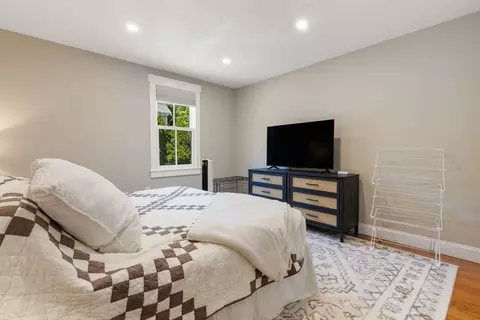 Bedroom - 67-71 North St, Hingham, MA 02043 photo 6 of 10