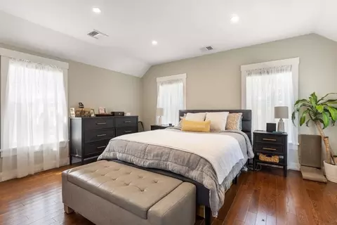 Bedroom - 67-71 North St, Hingham, MA 02043 photo 5 of 10
