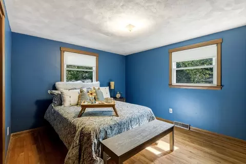 64 Tioga St, Springfield, MA 01128 photo 12
