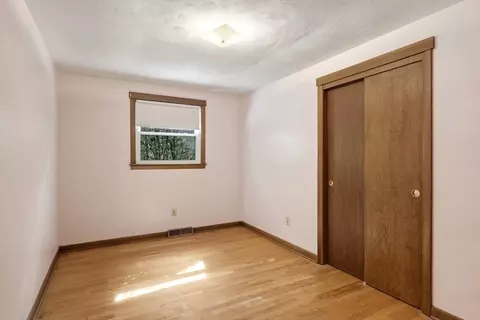 64 Tioga St, Springfield, MA 01128 photo 15