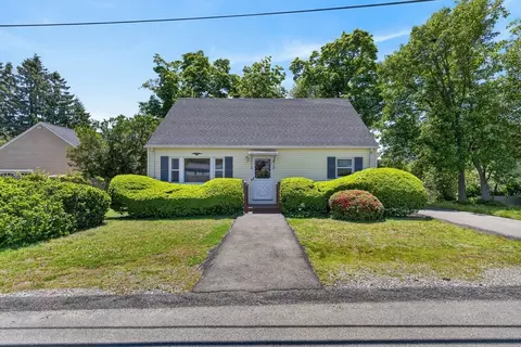 22 Myrtle Ave, Acushnet, MA 02743