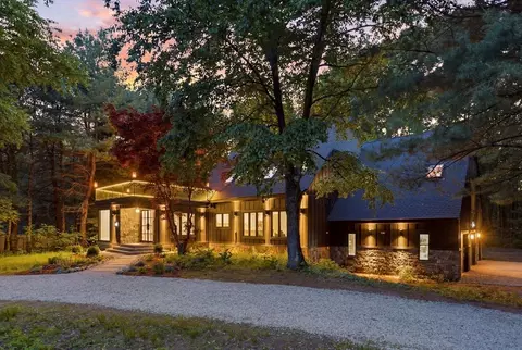 366 River Rd, Carlisle, MA 01741