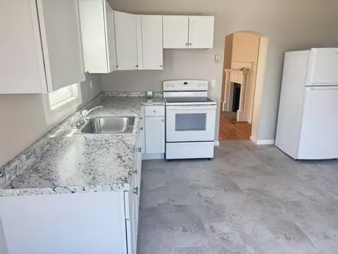 286 Grove St, Fall River, MA 02720 photo 4