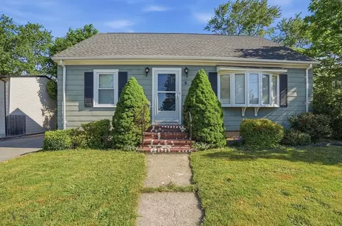 6 Guillotte St, Acushnet, MA 02743