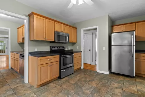 Kitchen - 2 Davidson Rd, Worcester, MA 01605 photo 4 of 5