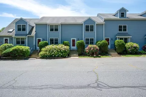 15 Pinecrest Vlg #15, Hopkinton, MA 01748