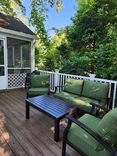 235 Chalmers St, Springfield, MA 01118 photo 6