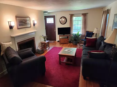 235 Chalmers St, Springfield, MA 01118 photo 12