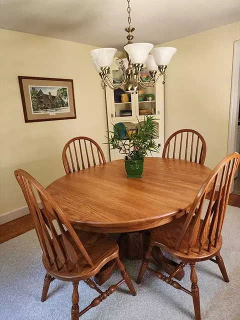 235 Chalmers St, Springfield, MA 01118 photo 15