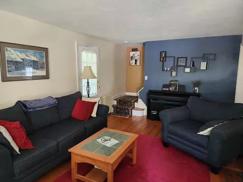 235 Chalmers St, Springfield, MA 01118 photo 10