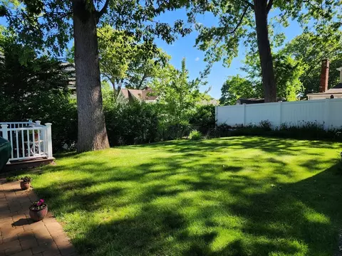235 Chalmers St, Springfield, MA 01118 photo 3