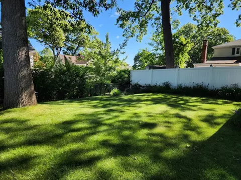 235 Chalmers St, Springfield, MA 01118 photo 5