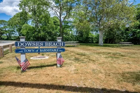 Exterior - 156 E Bay Rd, Osterville, MA 02655 photo 6 of 9