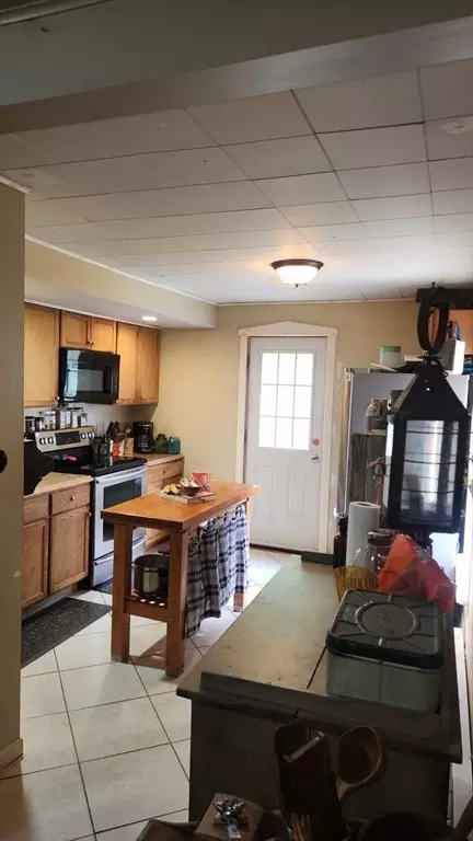 Kitchen - 54 Bacon St, Warren, MA 01083 photo 4 of 5