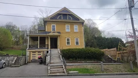 54 Bacon St, Warren, MA 01083