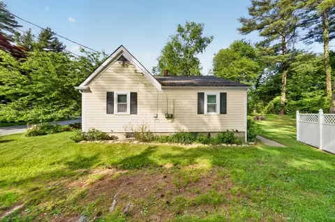 26 Oriole St, New Bedford, MA 02745