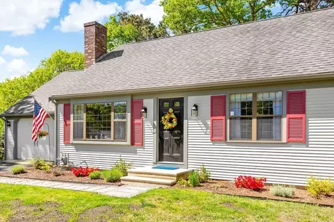 7 Bonnie Briar Rd, Osterville, MA 02655