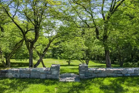 Exterior - 15 Farm St, Dover, MA 02030 photo 8 of 14