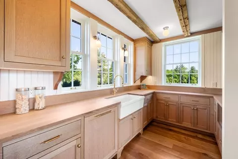 Kitchen - 15 Farm St, Dover, MA 02030 photo 3 of 4