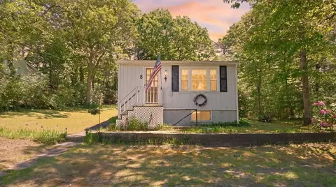 8 Alpine Rd, Plymouth, MA 02360