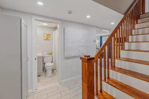 Entry Way - 55 Gregory St, Marblehead, MA 01945 photo 3 of 5
