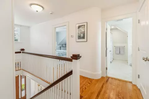 Entry Way - 55 Gregory St, Marblehead, MA 01945 photo 2 of 5
