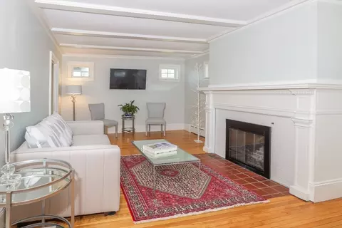 Living - 55 Gregory St, Marblehead, MA 01945 photo 1 of 3