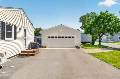 Exterior - 131 Spring St, Fairhaven, MA 02719 photo 1 of 13