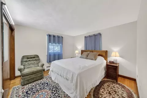 Bedroom - 131 Spring St, Fairhaven, MA 02719 photo 3 of 4