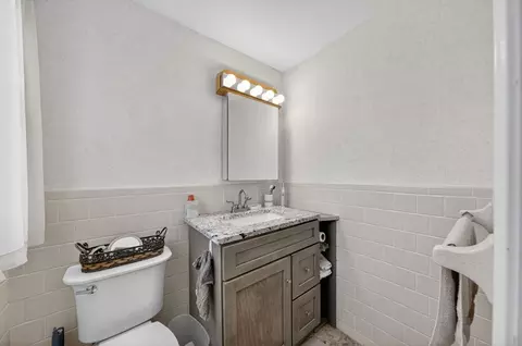 Bath - 131 Spring St, Fairhaven, MA 02719 photo 2 of 2