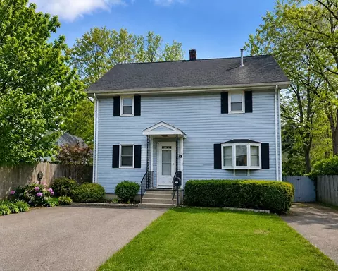 62 School St, Stoughton, MA 02072