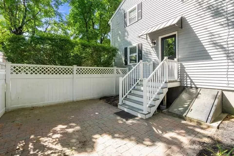 Exterior - 164 B East Central St #B, Natick, MA 01760 photo 2 of 7