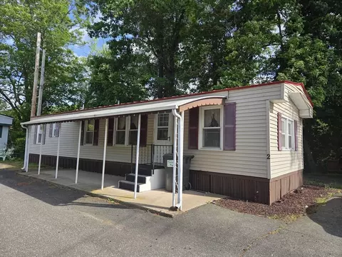 189 Springfield Rd #2, Westfield, MA 01085