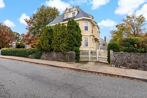 Exterior - 216 Prospect St, Fall River, MA 02720 photo 3 of 4