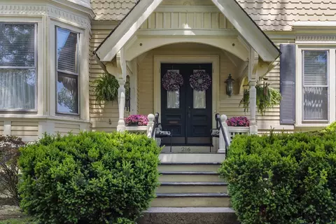 Exterior - 216 Prospect St, Fall River, MA 02720 photo 4 of 4