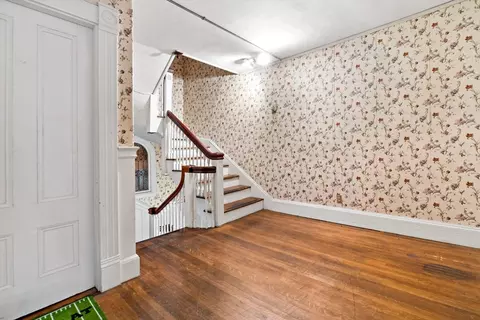 Entry Way - 216 Prospect St, Fall River, MA 02720 photo 2 of 4