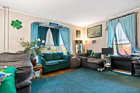 Living - 216 Prospect St, Fall River, MA 02720 photo 6 of 8