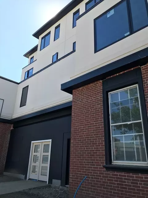 979 Main St #4, Walpole, MA 02081