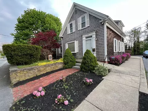 251 South St, Hyannis, MA 02601
