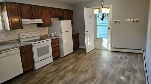 224 Greenwood Ter #224, Chicopee, MA 01022