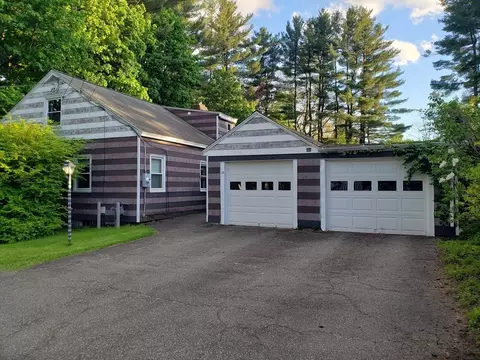 12 Greenwood Ct, Easthampton, MA 01027