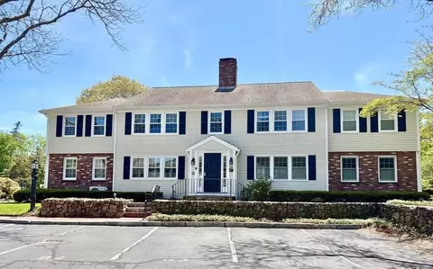 727 Main St #B1, Osterville, MA 02655