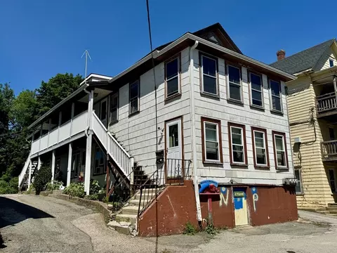 26 Elm St, Spencer, MA 01562