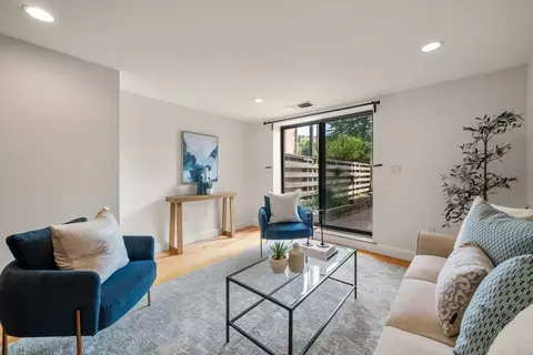 96 Gainsborough St #6W, Boston, MA 02115