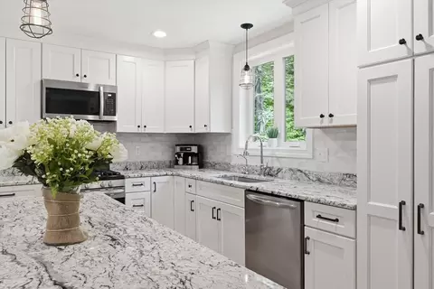 109 Thurlow St, Georgetown, MA 01833 photo 8