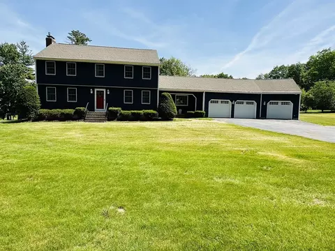 11 Lawndale Rd, Tyngsborough, MA 01879